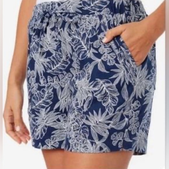 Briggs New York Shorts for Women - Picture 1 of 9